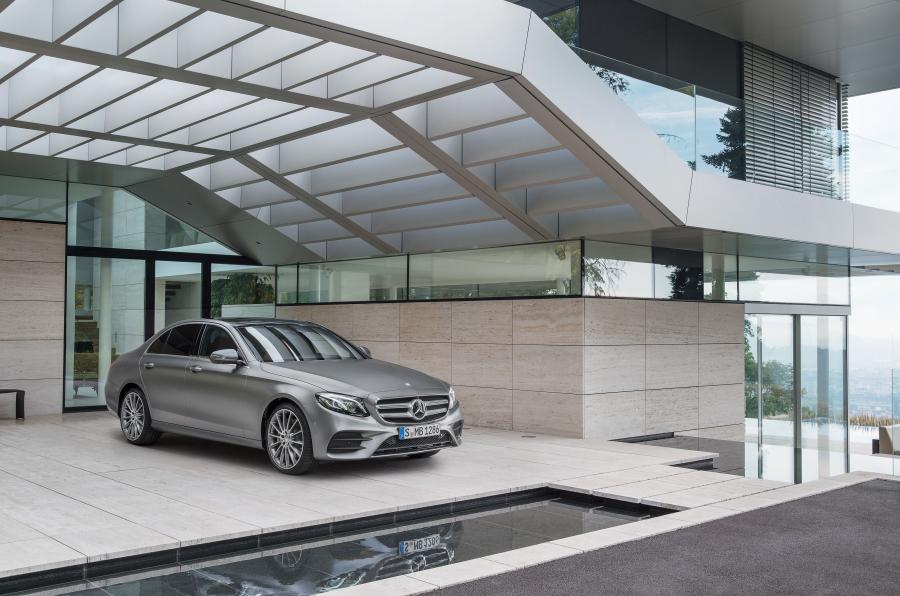  Mercedes-Benz E400 4Matic AMG Line 2016 года  (фото 25 из 29)